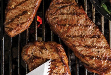 How to Cook a Steak on a Portable Gas Grill