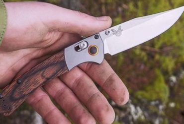 What makes a good hunting knife